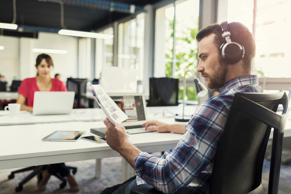 These are the most important pros and cons of online MBA